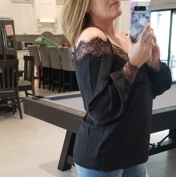 Black Lace Trim Blouse - Picture 5 of 5